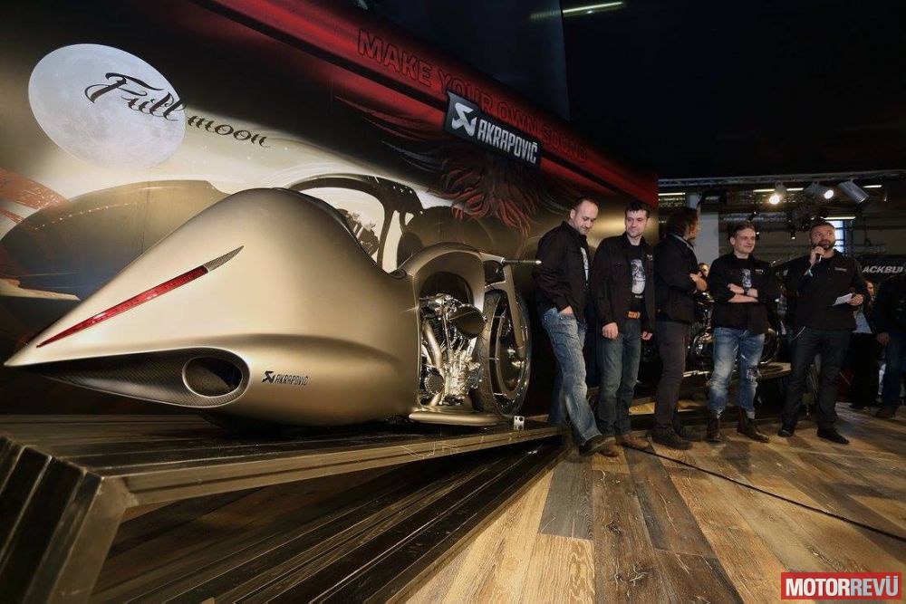 Motorok Akrapovic Full Moon Concept Motorok Akrapovic Full Moon Concept