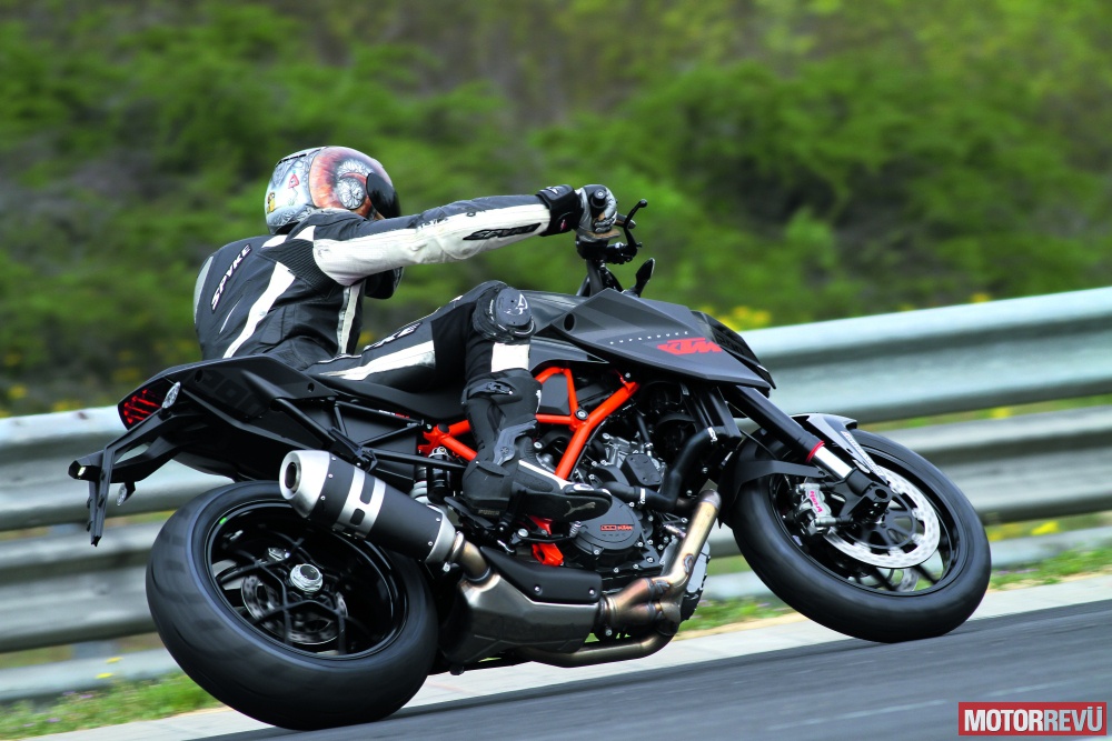 Motorok KTM 1290 Super Duke R Motorok KTM 1290 Super Duke R