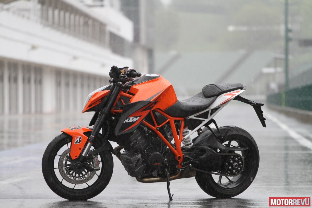 Motorok KTM 1290 Super Duke R Motorok KTM 1290 Super Duke R