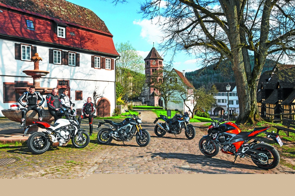 Motorok Tesztek galériája 800-as naked bike-ok összehasonlí­tó tesztje