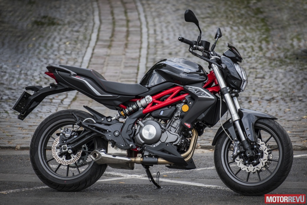 Motorok Tesztek galériája Benelli BN302 Motorok Tesztek galériája Benelli BN302