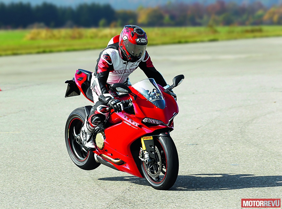 Motorok Tesztek galériája Kanyar-ABS-szel felszerelt motorok Motorok Tesztek galériája Kanyar-ABS-szel felszerelt motorok