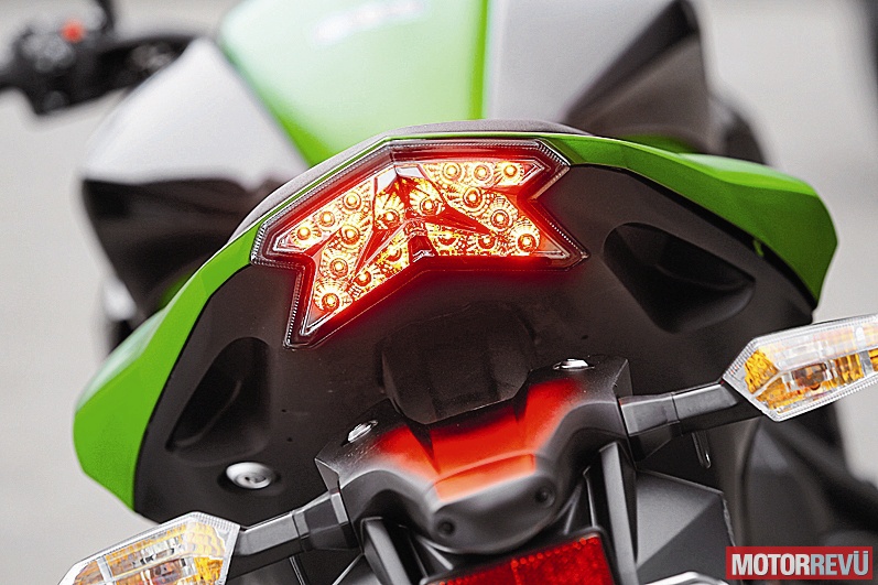 Motorok Tesztek galériája Középkategóriás naked bike-ok - 2016