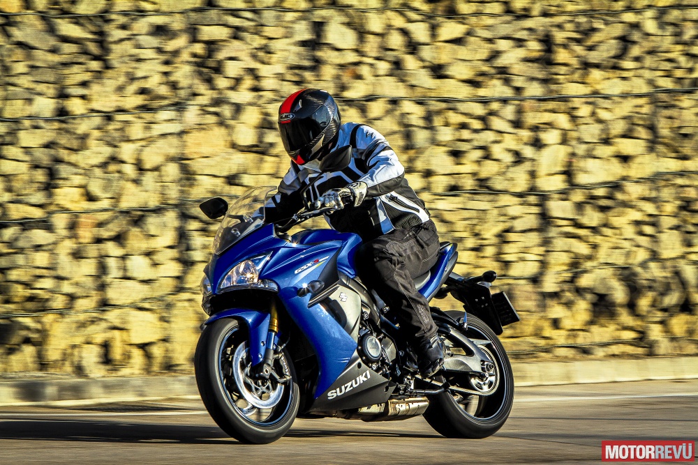 Motorok Tesztek galériája Suzuki GSX-S1000F - 2016 Motorok Tesztek galériája Suzuki GSX-S1000F - 2016