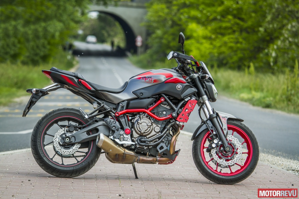 Motorok Tesztek galériája Yamaha MT-07 Moto Cage