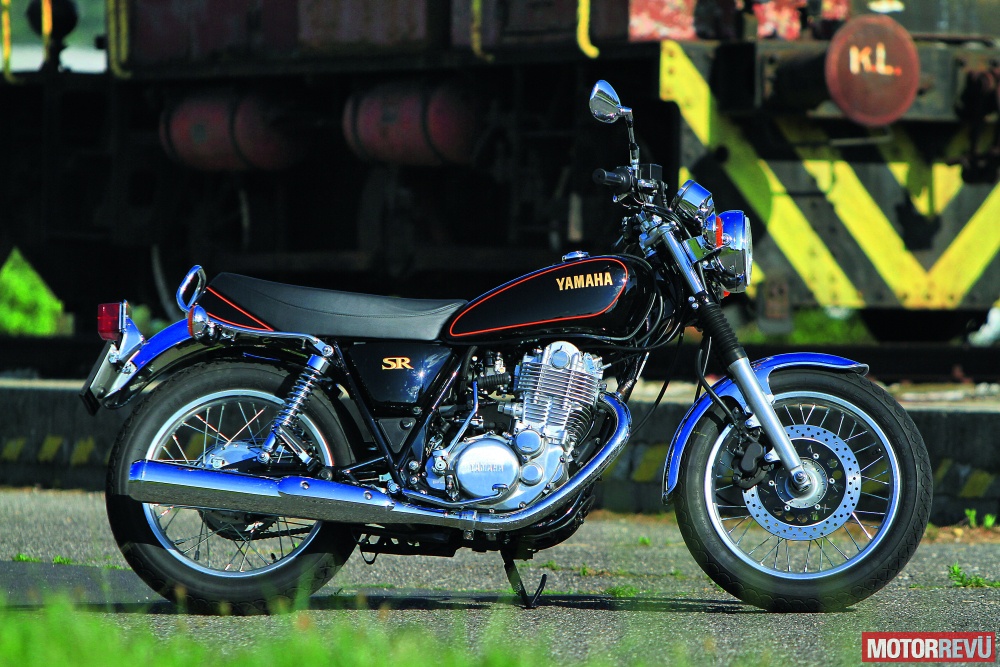 Motorok Yamaha SR400 Motorok Yamaha SR400