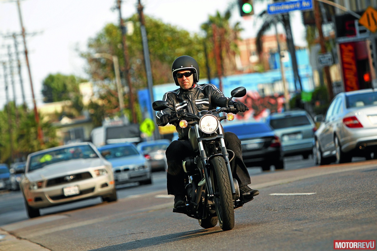 Motorok Yamaha XV950R