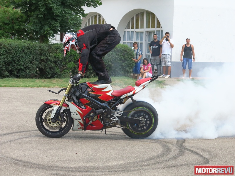 Motorrevü rendezvények Pilisi gyermekmotoroztatás